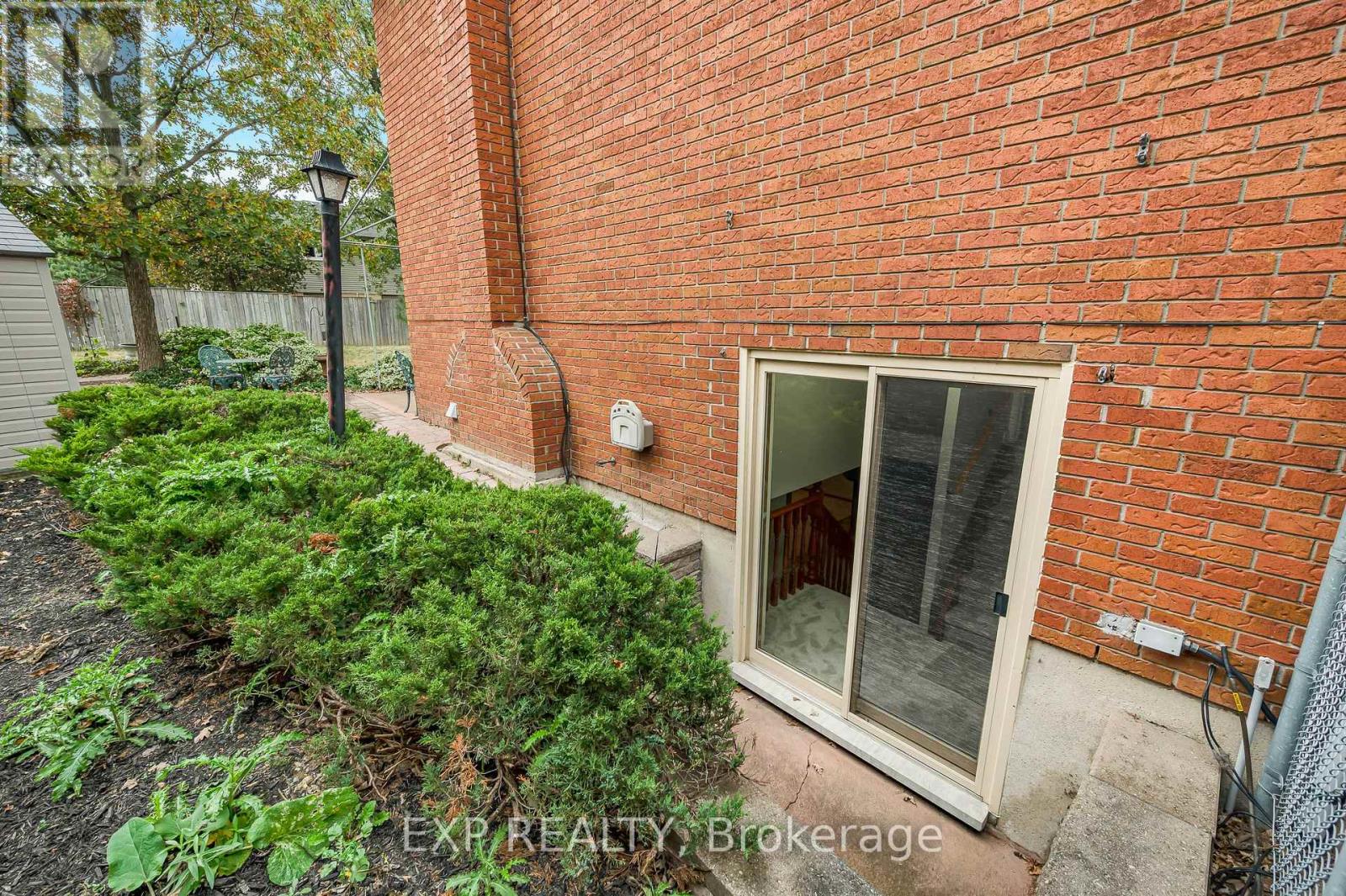 10 Donegel Place, Hamilton, Ontario  L9A 4Z6 - Photo 43 - X13858032