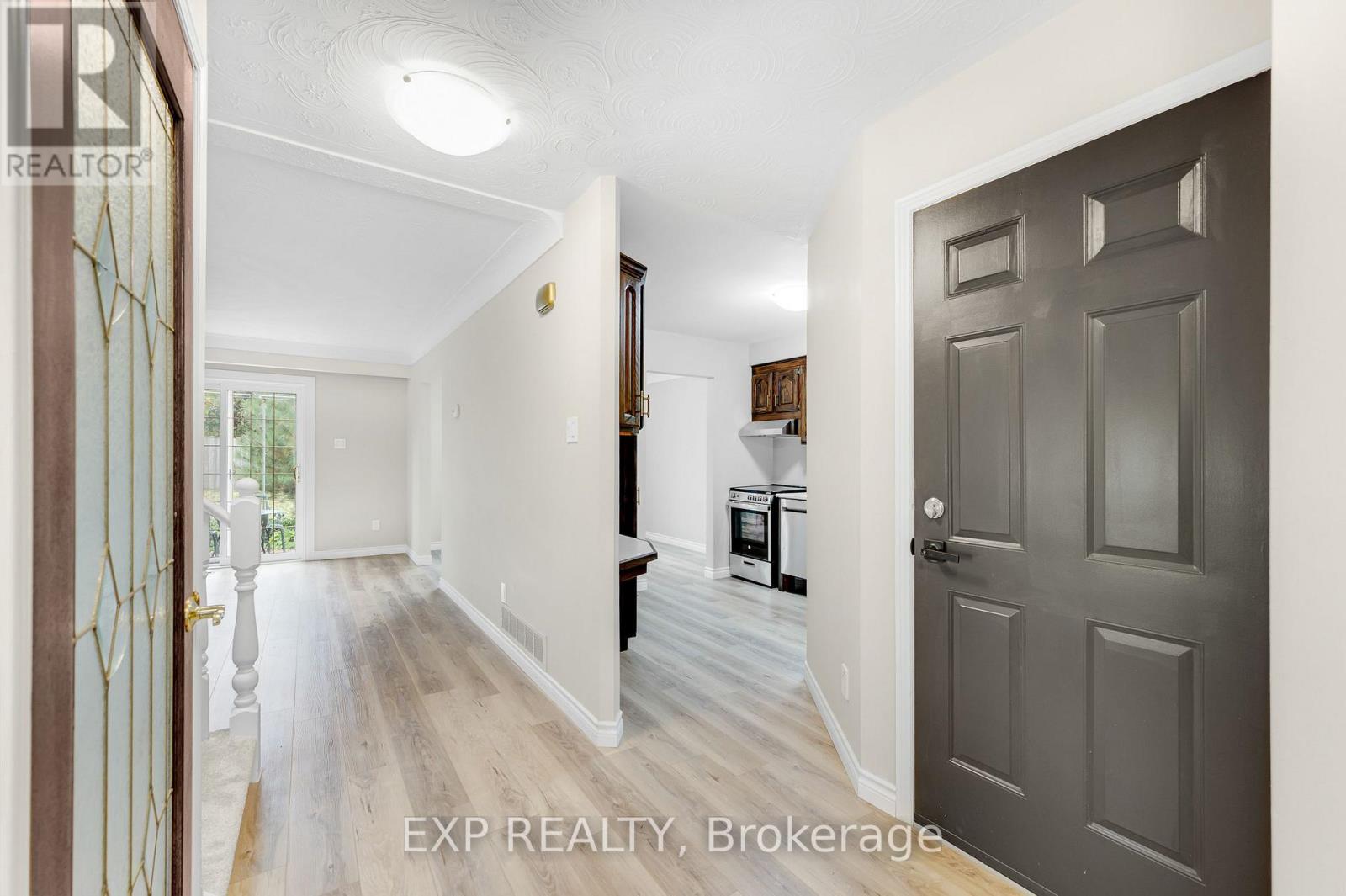 10 Donegel Place, Hamilton, Ontario  L9A 4Z6 - Photo 7 - X13858032