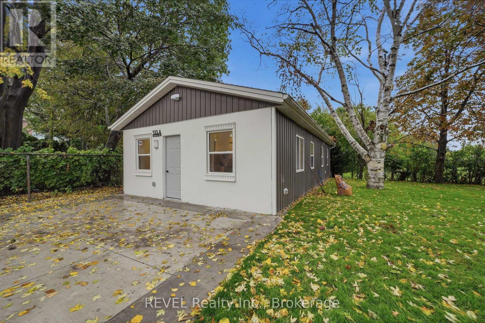 533a Carlton Street, St. Catharines, Ontario  L2M 4X6 - Photo 3 - X13858660