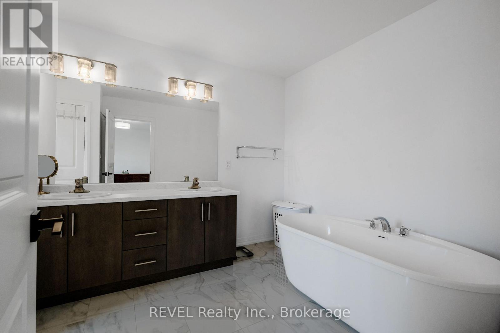 12 Westcott Road, Welland, Ontario  L3C 0K9 - Photo 27 - X13858682