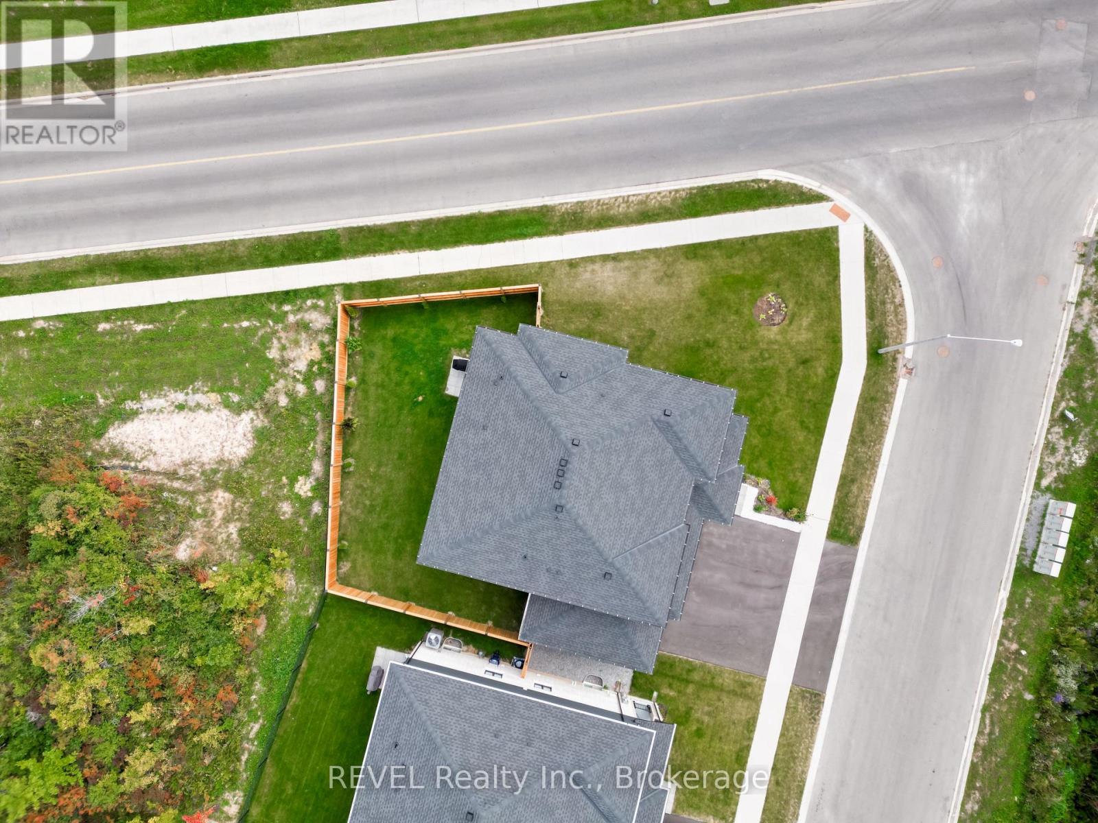12 Westcott Road, Welland, Ontario  L3C 0K9 - Photo 5 - X13858682