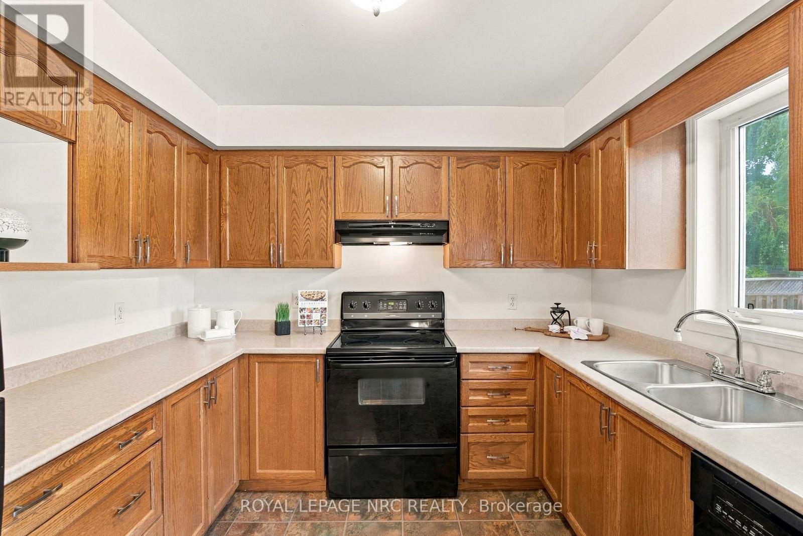 4529 Garden Gate Terrace, Lincoln, Ontario  L3J 0E6 - Photo 12 - X13860446
