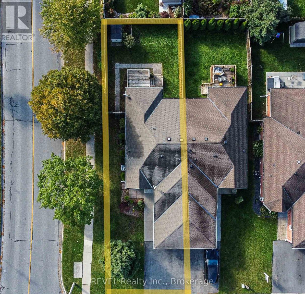 3 Jackson Court W, Welland, Ontario  L3C 7G2 - Photo 2 - X13860546