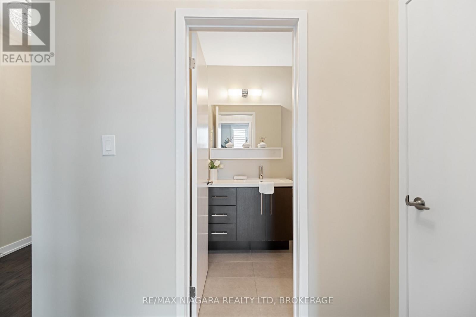 411 - 520 North Service Road, Grimsby, Ontario  L3M 4E8 - Photo 25 - X13860920