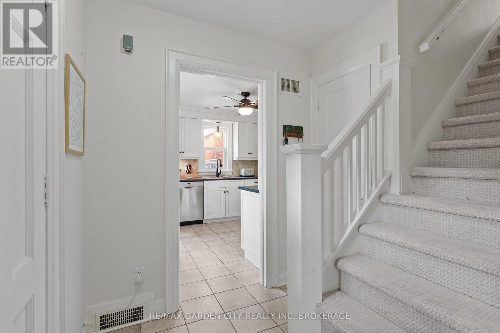 6751 Barker Street, Niagara Falls, Ontario  L2G 1Z1 - Photo 6 - X13861626