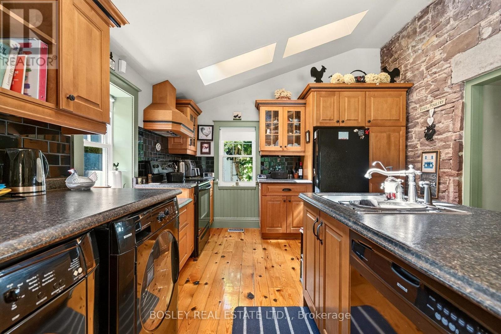 77 Bradley Street, St. Catharines, Ontario  L2T 1R5 - Photo 13 - X13861890