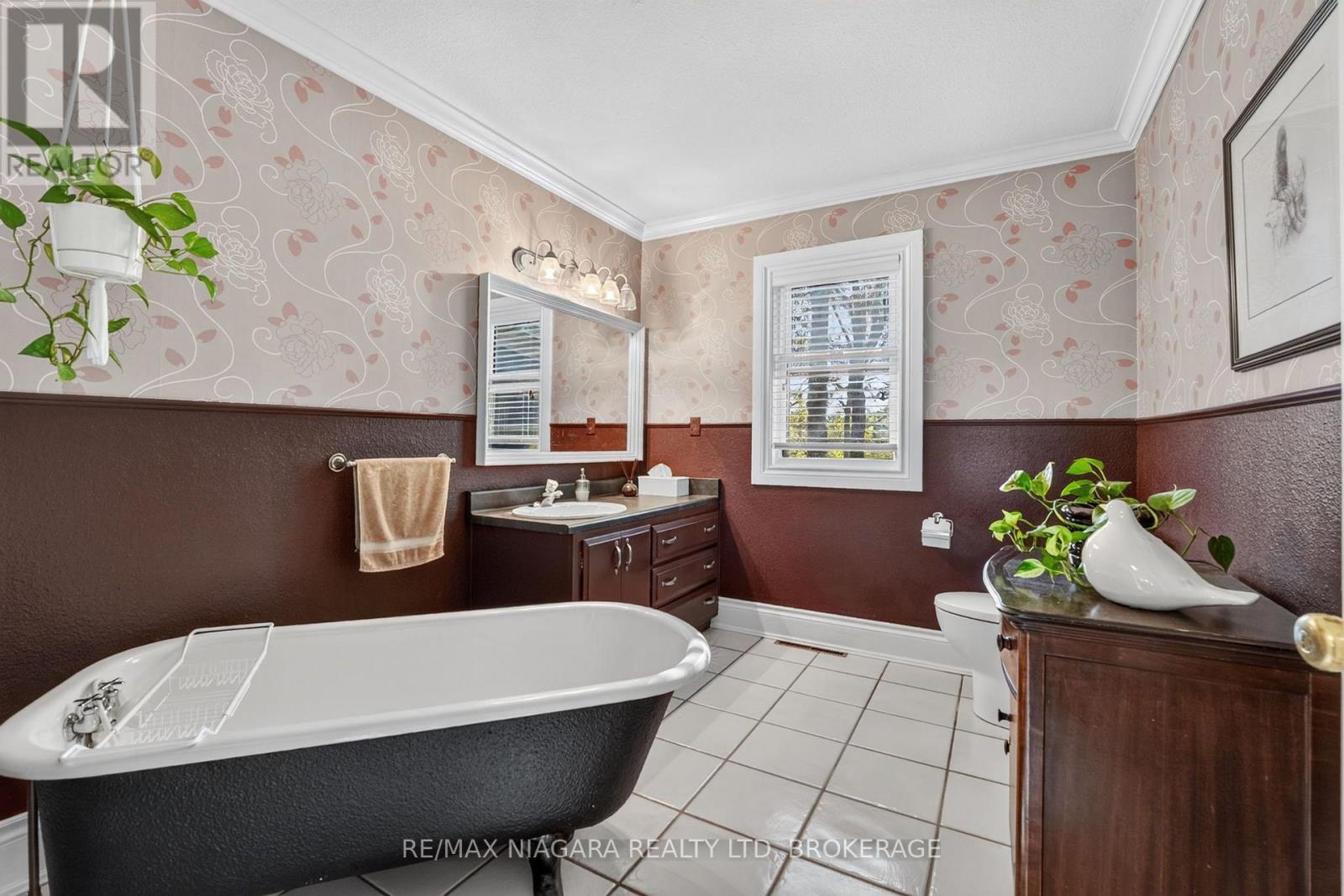 1577 Gregory Road, St. Catharines, Ontario  L2R 6P9 - Photo 27 - X13861942