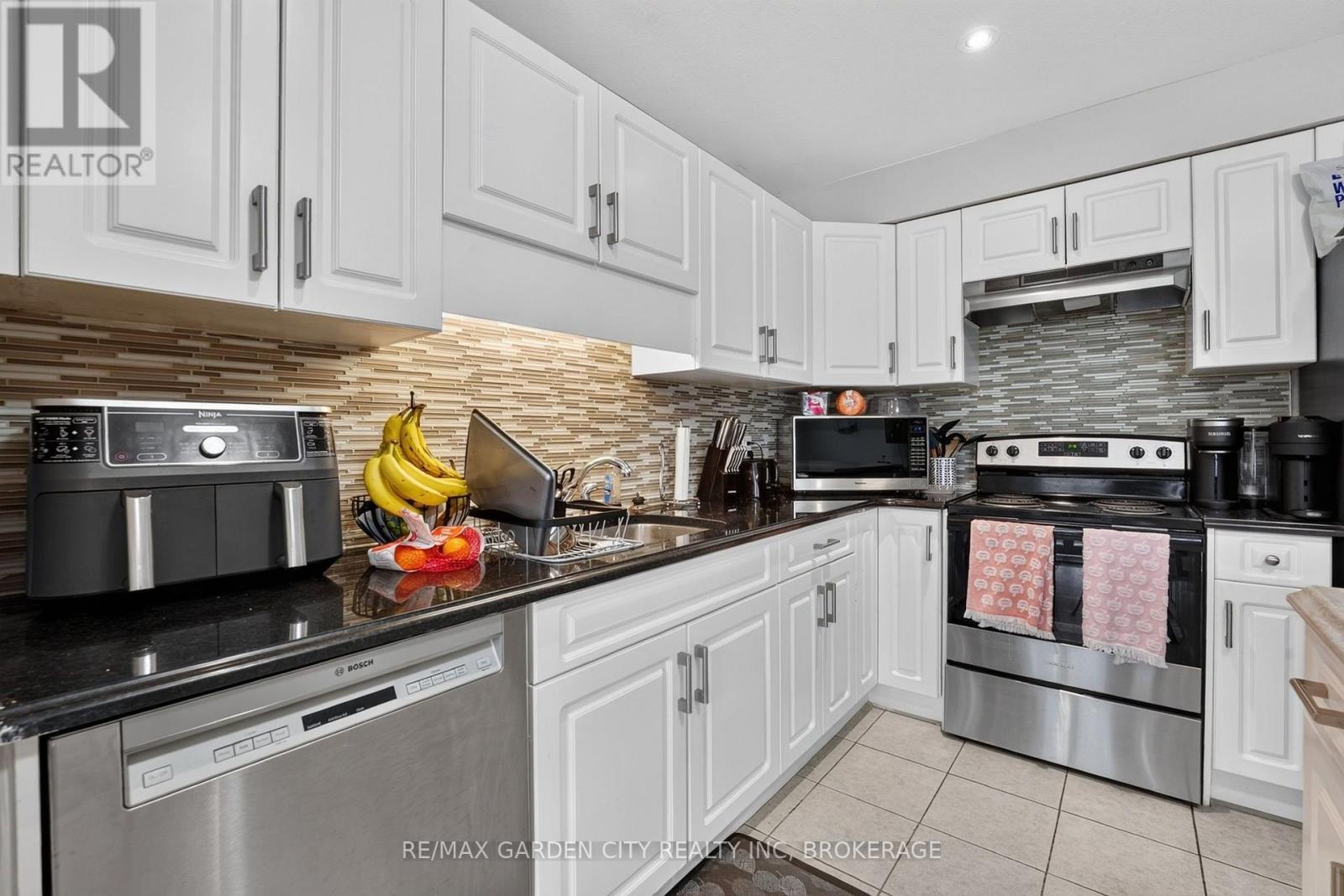 53 Elderberry Road, Thorold, Ontario  L2V 0E7 - Photo 20 - X13862542