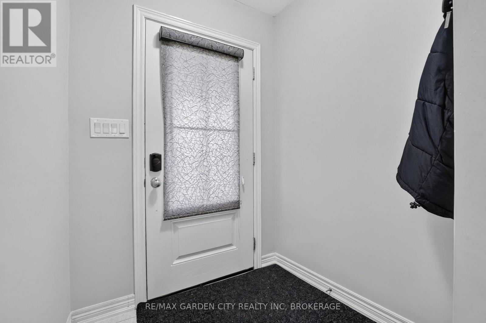 53 Elderberry Road, Thorold, Ontario  L2V 0E7 - Photo 4 - X13862542