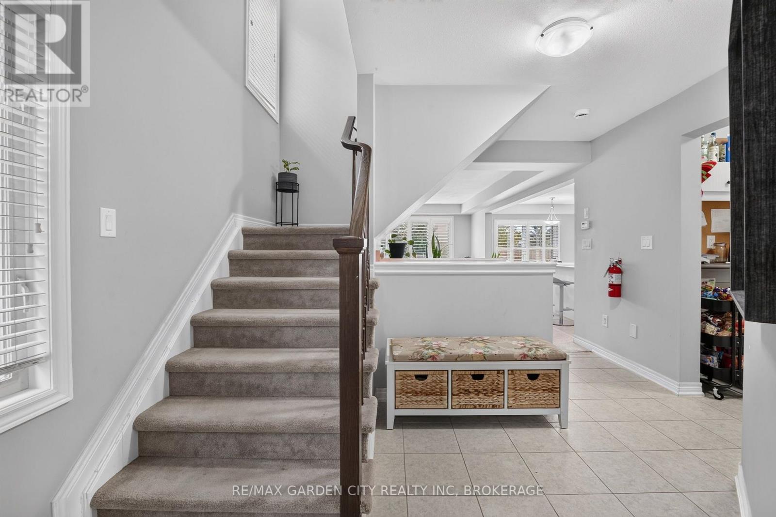 53 Elderberry Road, Thorold, Ontario  L2V 0E7 - Photo 6 - X13862542