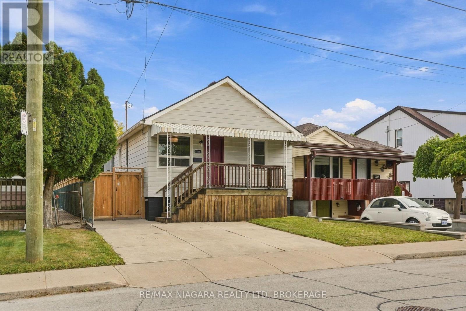 UPPER - 422 BRUNSWICK STREET, Hamilton, Ontario