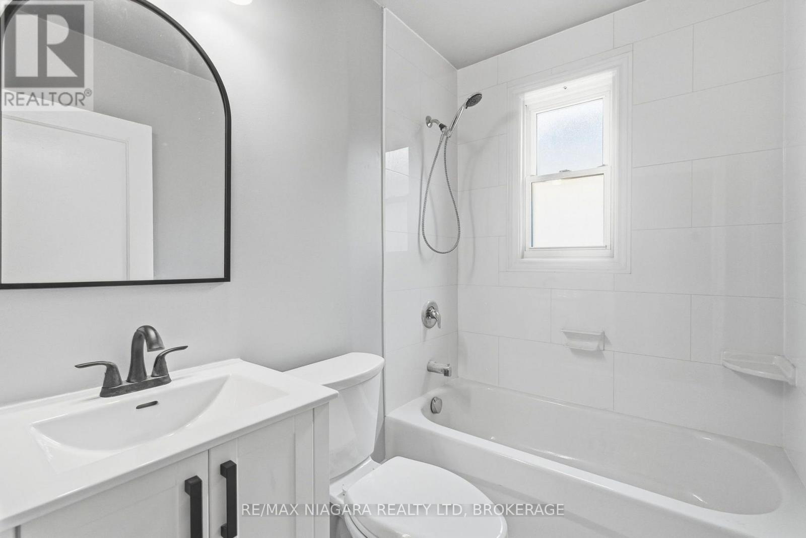 Upper - 422 Brunswick Street, Hamilton, Ontario  L8H 6S4 - Photo 12 - X13862766