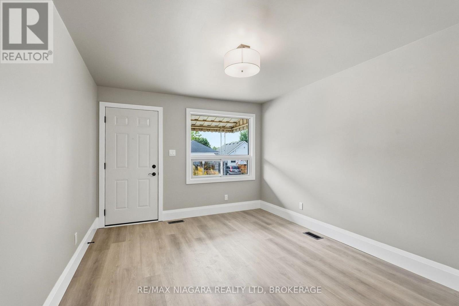 Upper - 422 Brunswick Street, Hamilton, Ontario  L8H 6S4 - Photo 9 - X13862766