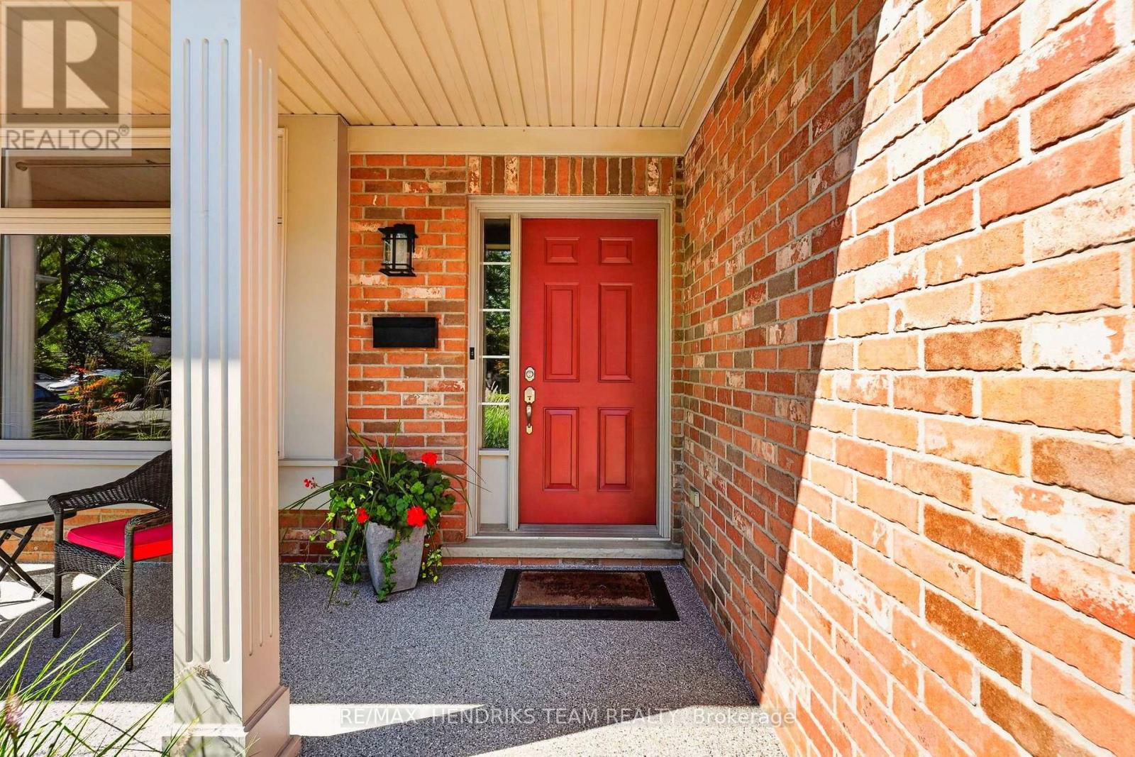 13 Timber Lane, St. Catharines, Ontario  L2N 7R7 - Photo 2 - X13863210