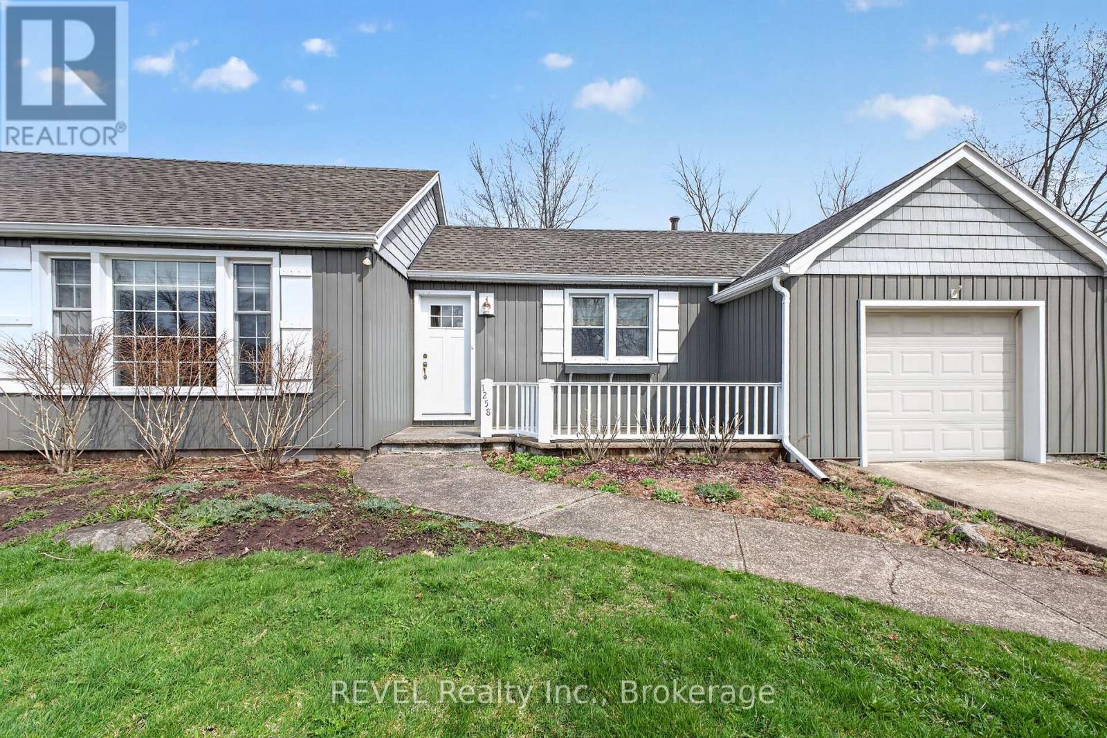 1258 Phillips Street, Fort Erie, Ontario  L2A 3B7 - Photo 3 - X13863606