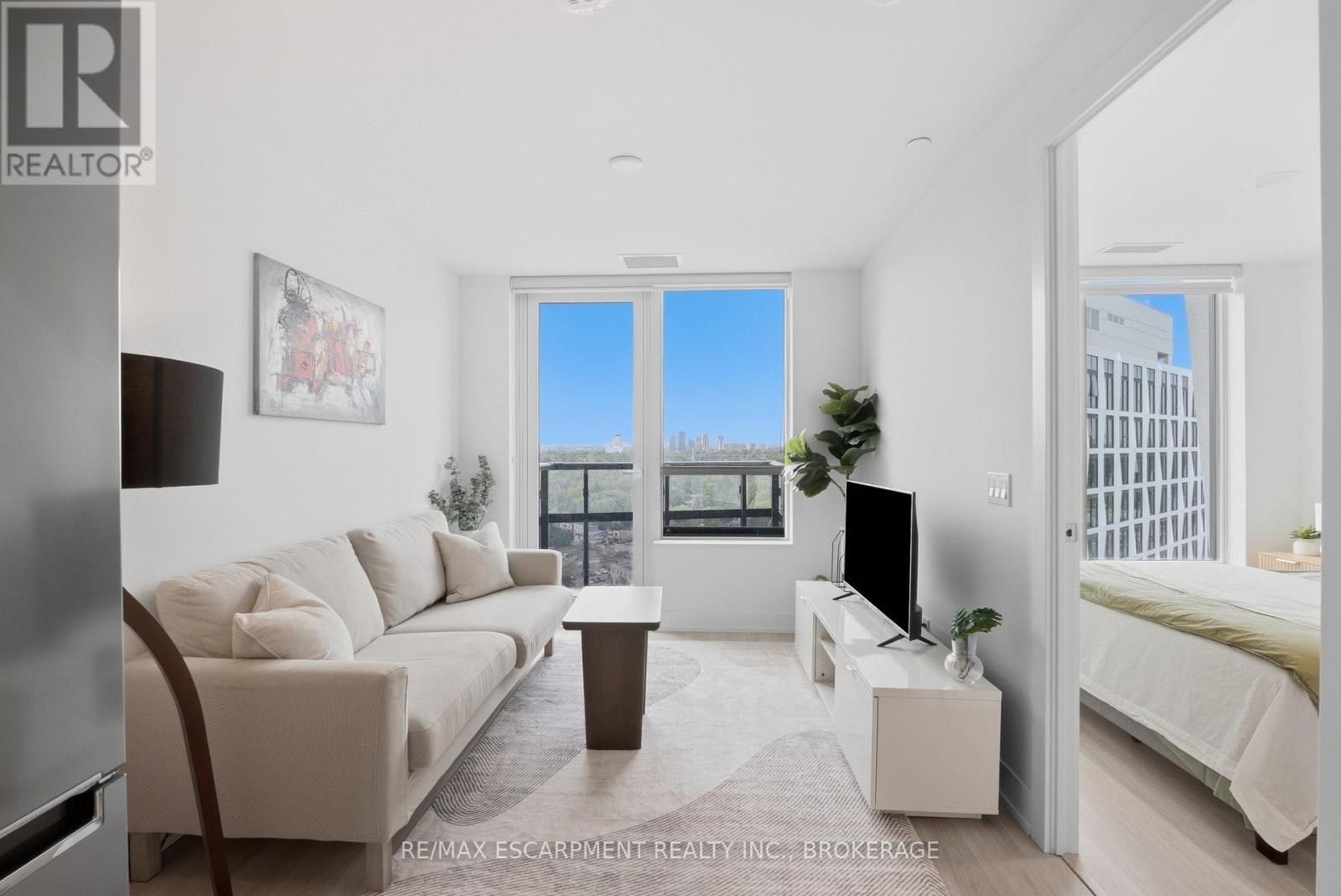 2010 - 60 Central Park Road Way, Toronto, Ontario  M9A 0E6 - Photo 10 - W13864328