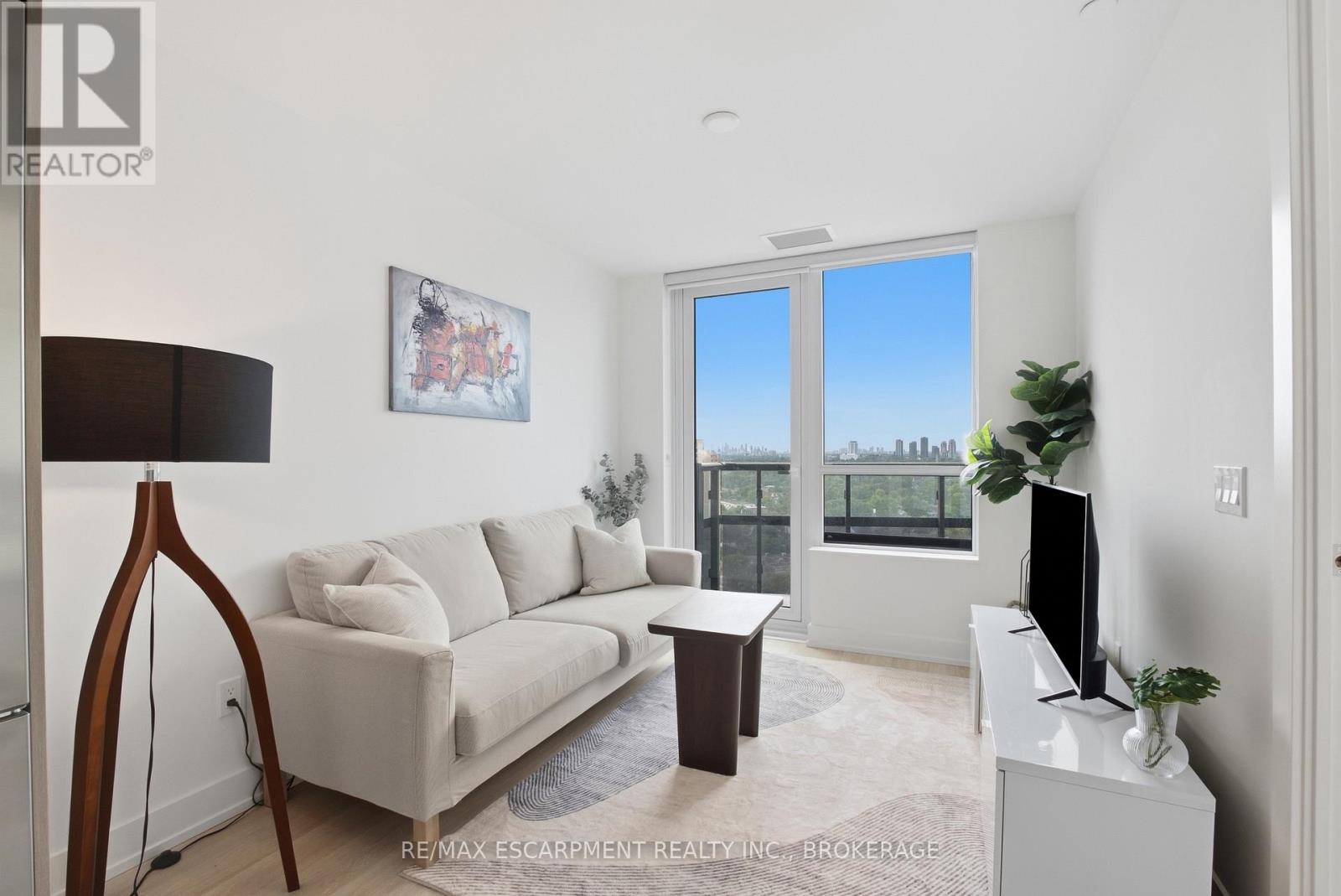 2010 - 60 Central Park Road Way, Toronto, Ontario  M9A 0E6 - Photo 11 - W13864328