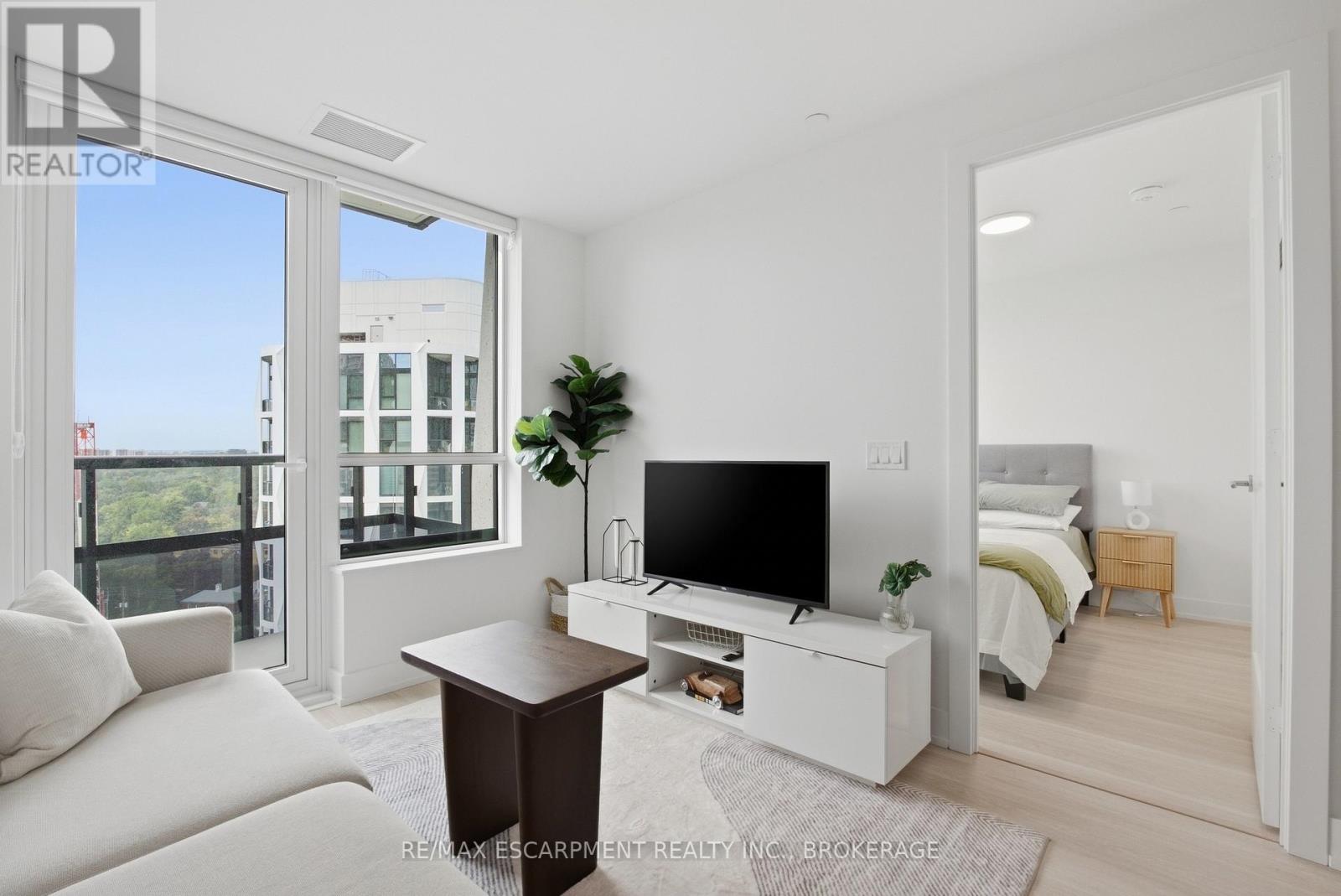 2010 - 60 Central Park Road Way, Toronto, Ontario  M9A 0E6 - Photo 12 - W13864328