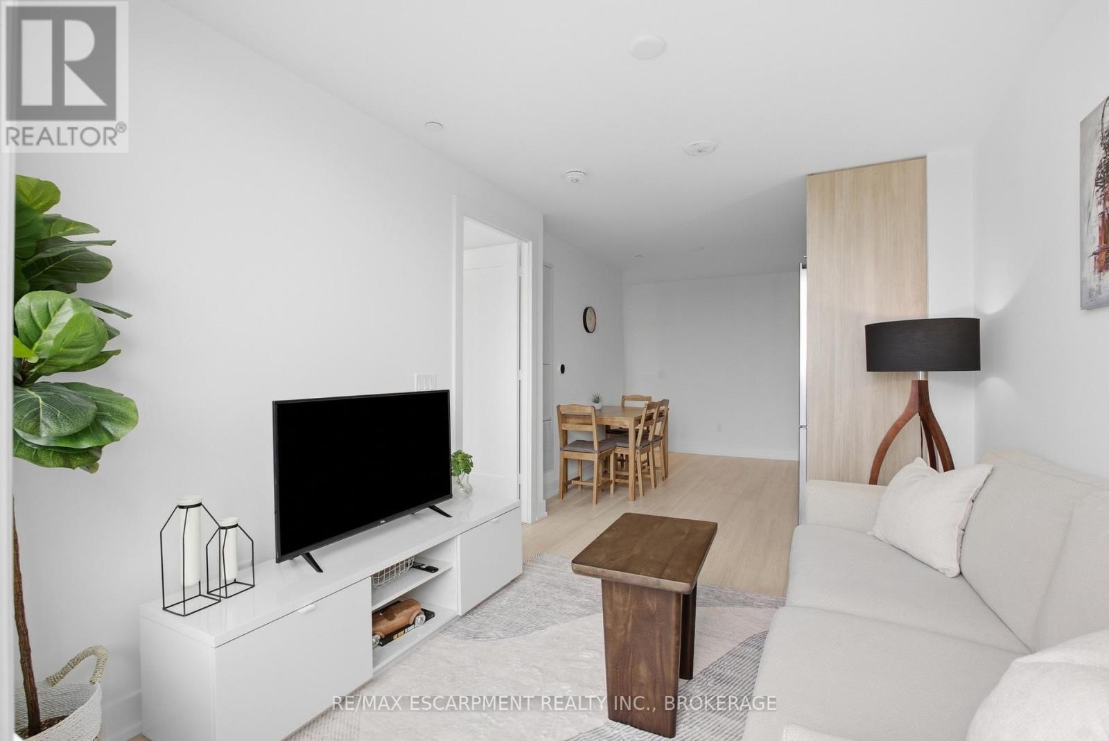 2010 - 60 Central Park Road Way, Toronto, Ontario  M9A 0E6 - Photo 13 - W13864328