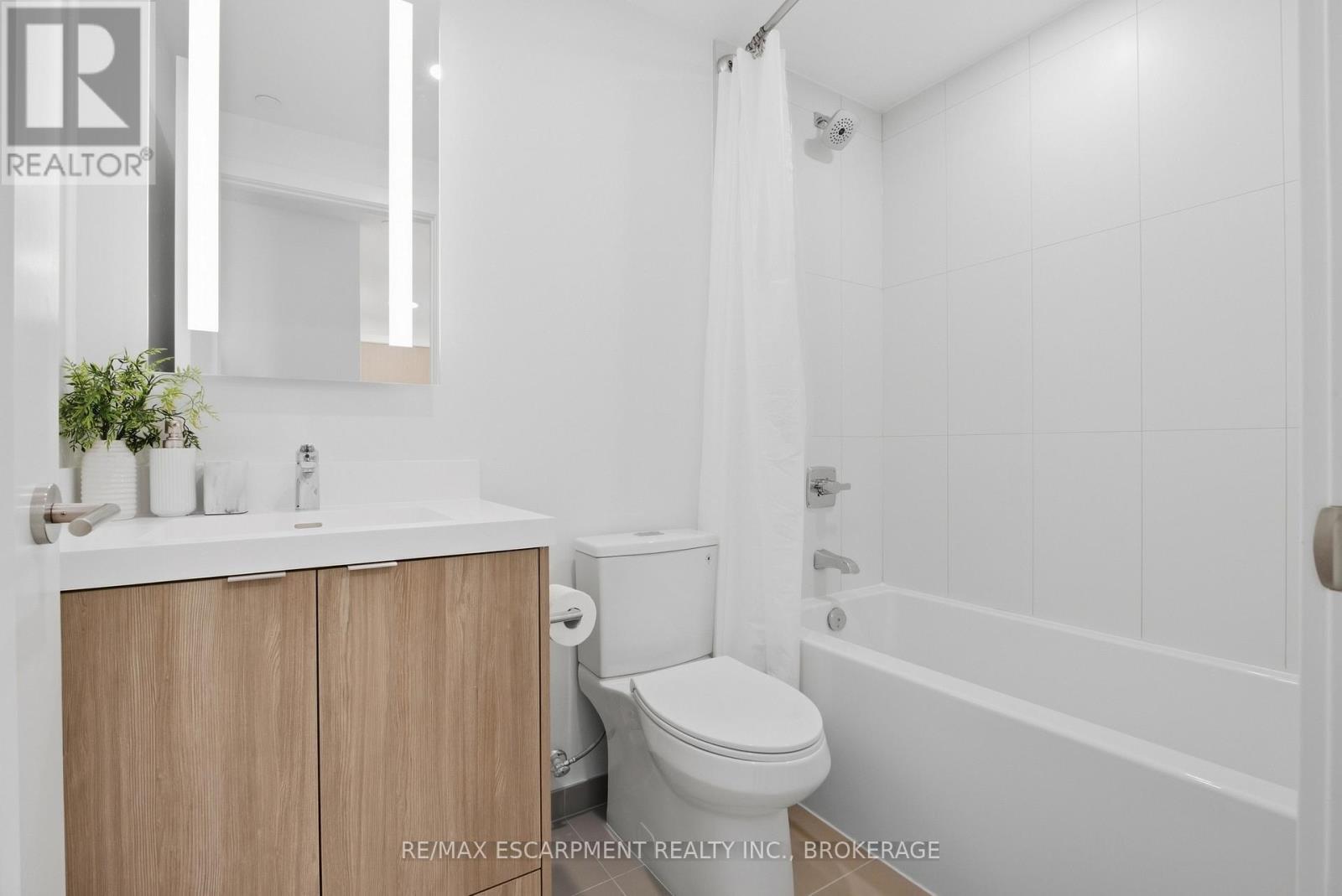 2010 - 60 Central Park Road Way, Toronto, Ontario  M9A 0E6 - Photo 18 - W13864328