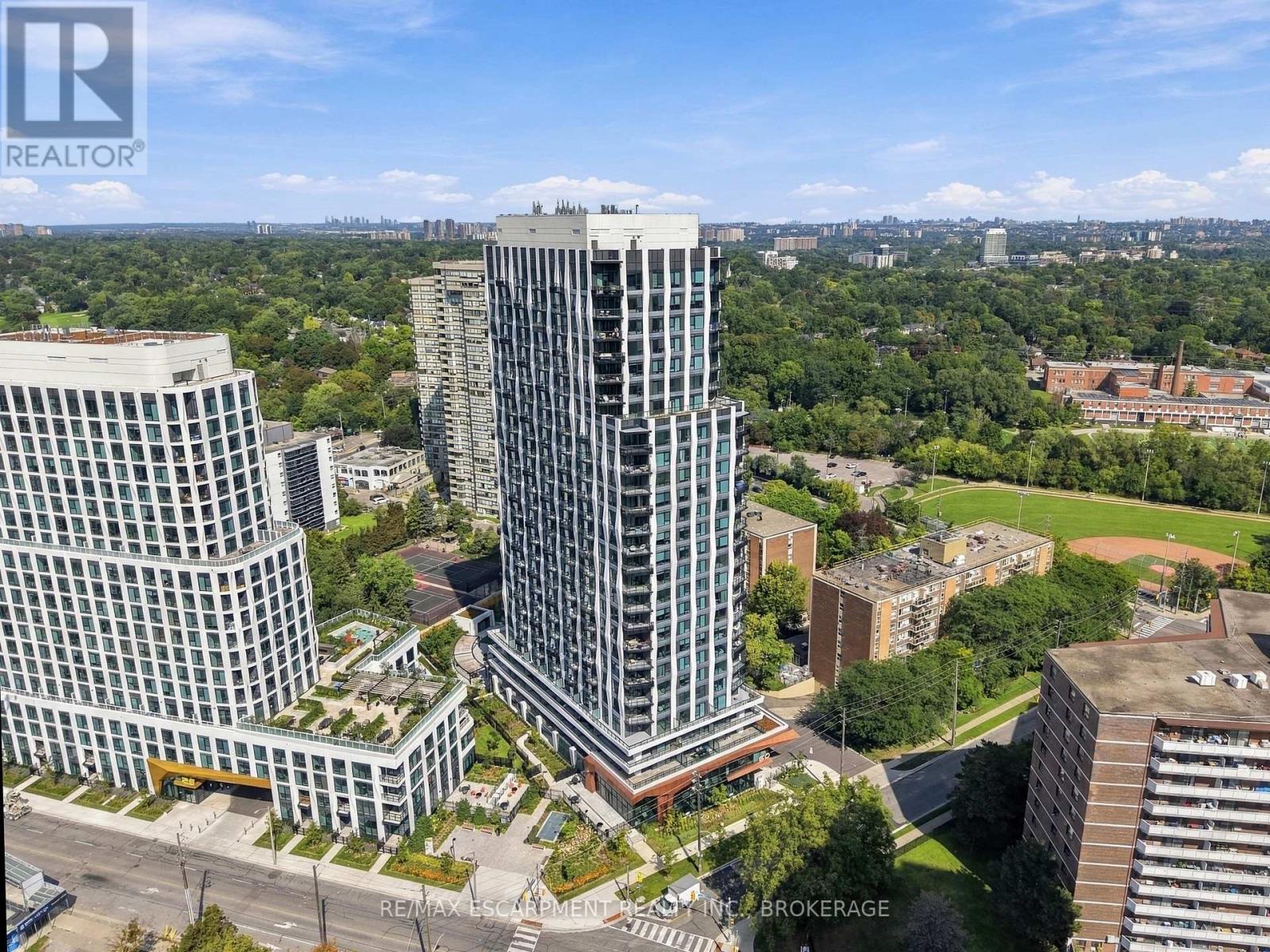 2010 - 60 Central Park Road Way, Toronto, Ontario  M9A 0E6 - Photo 2 - W13864328