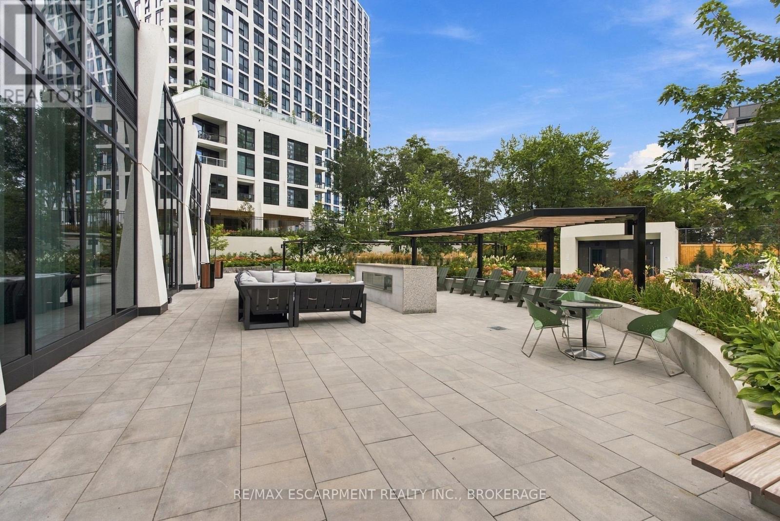 2010 - 60 Central Park Road Way, Toronto, Ontario  M9A 0E6 - Photo 32 - W13864328