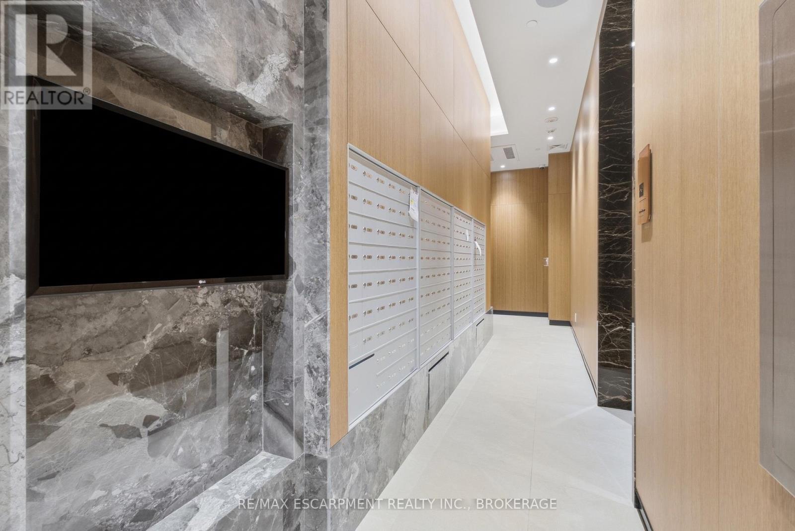 2010 - 60 Central Park Road Way, Toronto, Ontario  M9A 0E6 - Photo 45 - W13864328