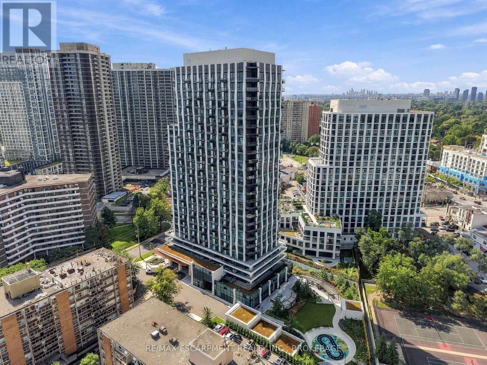 2010 - 60 Central Park Road Way, Toronto, Ontario  M9A 0E6 - Photo 48 - W13864328