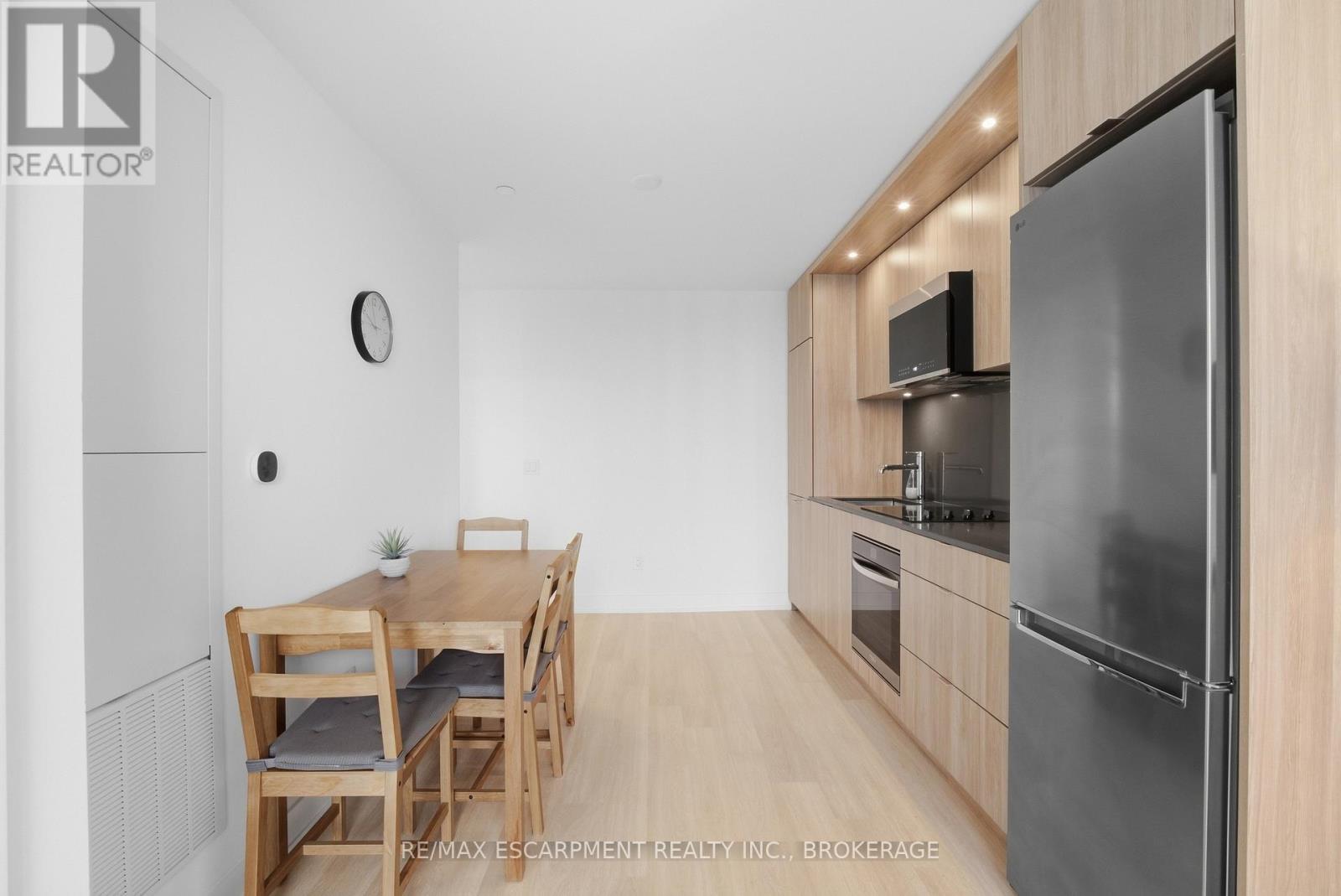 2010 - 60 Central Park Road Way, Toronto, Ontario  M9A 0E6 - Photo 7 - W13864328