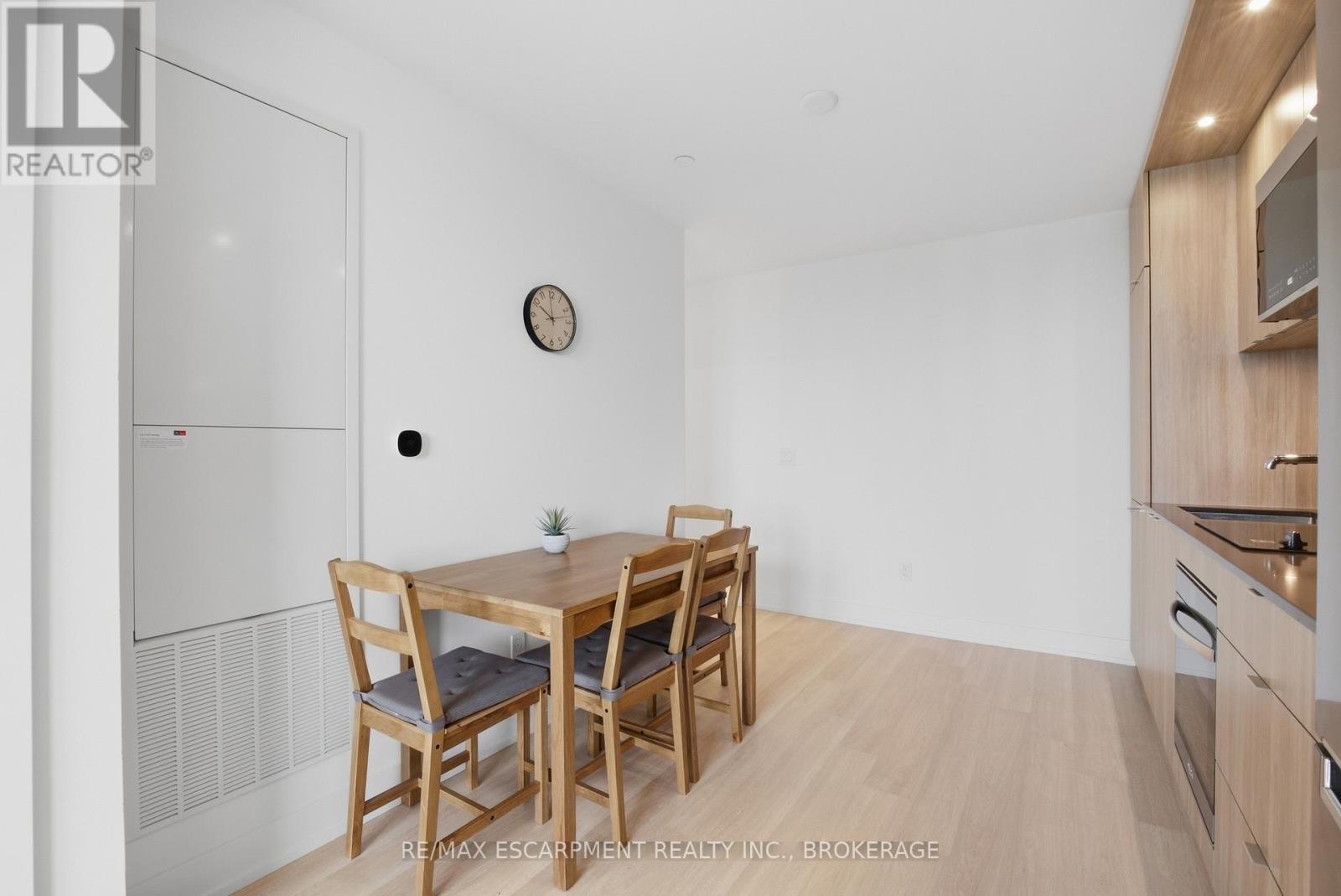 2010 - 60 Central Park Road Way, Toronto, Ontario  M9A 0E6 - Photo 9 - W13864328