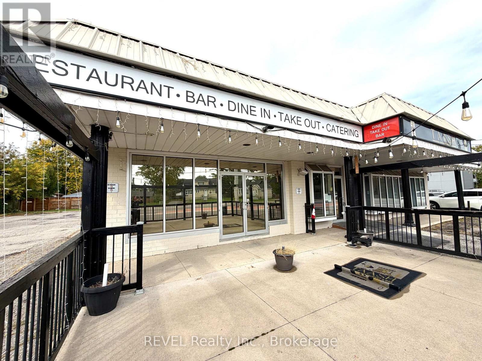 547-549 Ontario Street, St. Catharines, Ontario  L2N 4N4 - Photo 2 - X13864394