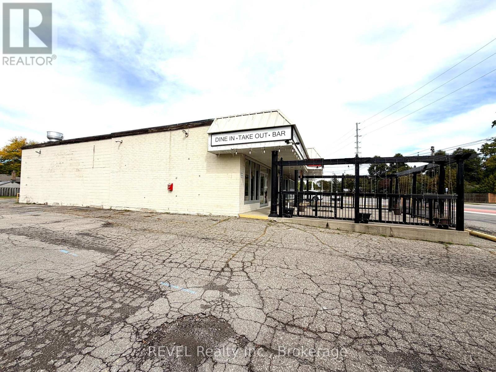 547-549 Ontario Street, St. Catharines, Ontario  L2N 4N4 - Photo 5 - X13864394