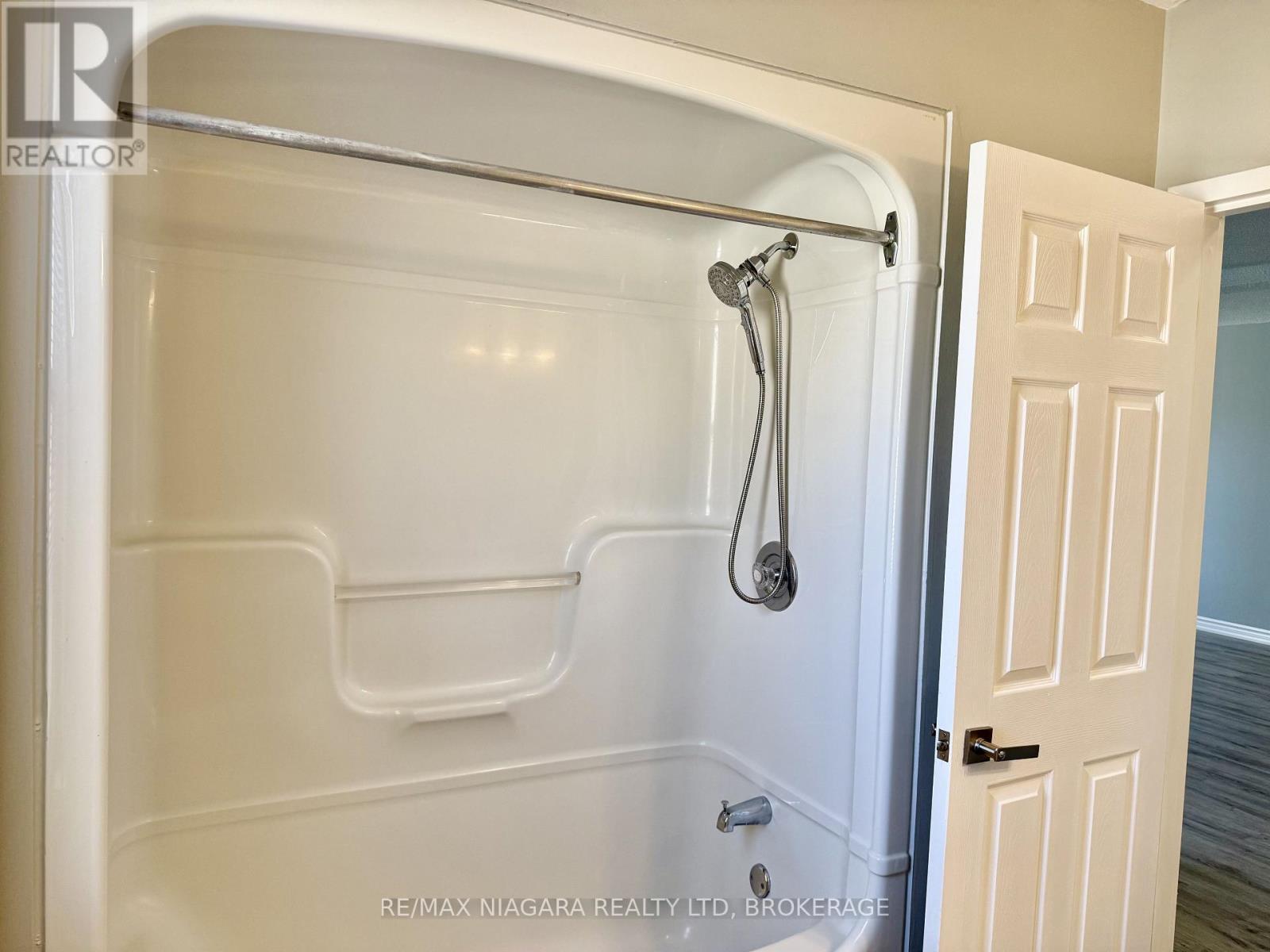 202 - 6837 Thorold Stone Road, Niagara Falls, Ontario  L2J 1B2 - Photo 22 - X13865028