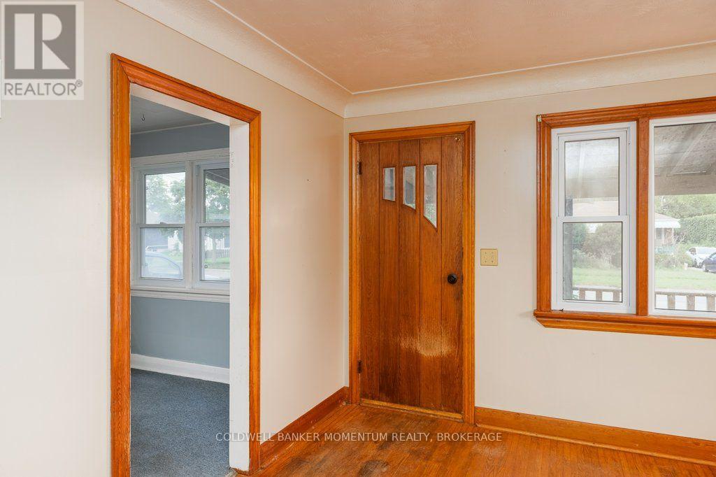 18 Pietz Avenue, Welland, Ontario  L3C 1Z4 - Photo 3 - X13865084
