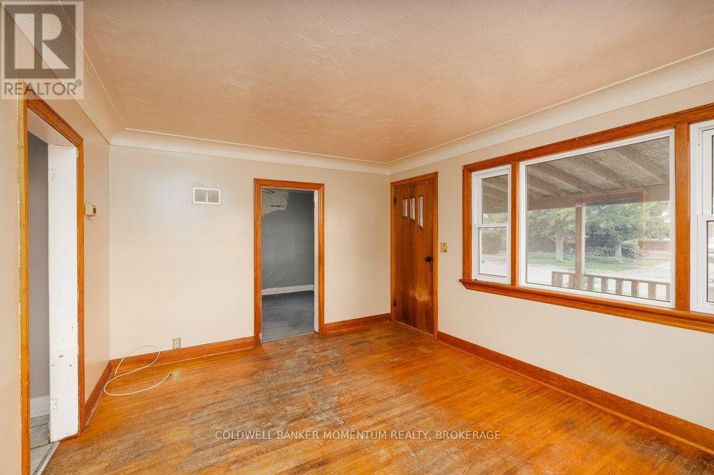 18 Pietz Avenue, Welland, Ontario  L3C 1Z4 - Photo 5 - X13865084