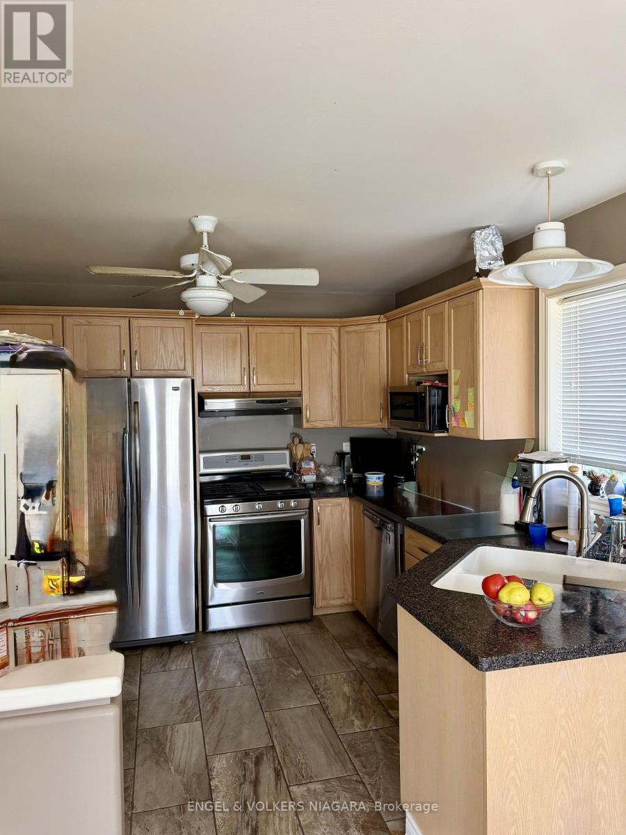 7714 Cortina Crescent, Niagara Falls, Ontario  L2H 3B4 - Photo 3 - X13865706