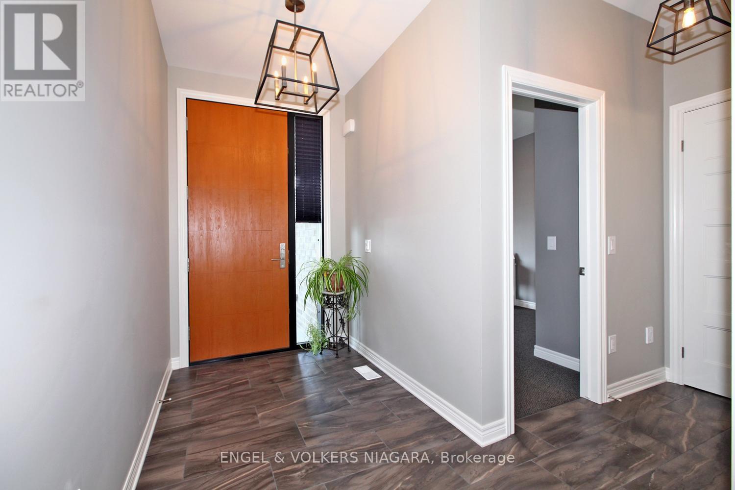 12 - 7276 Optimist Lane, Niagara Falls, Ontario  L2E 0B3 - Photo 3 - X13865710