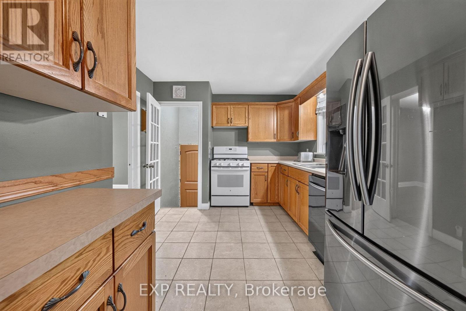 6018 Atlas Street, Niagara Falls, Ontario  L2J 1T1 - Photo 10 - X13865948
