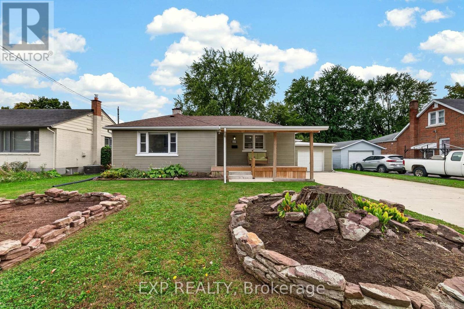 6018 Atlas Street, Niagara Falls, Ontario  L2J 1T1 - Photo 2 - X13865948