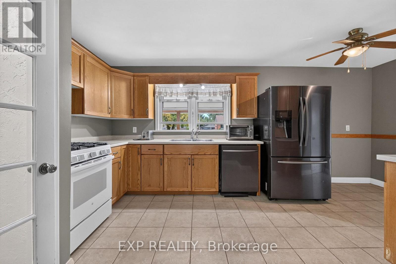 6018 Atlas Street, Niagara Falls, Ontario  L2J 1T1 - Photo 9 - X13865948