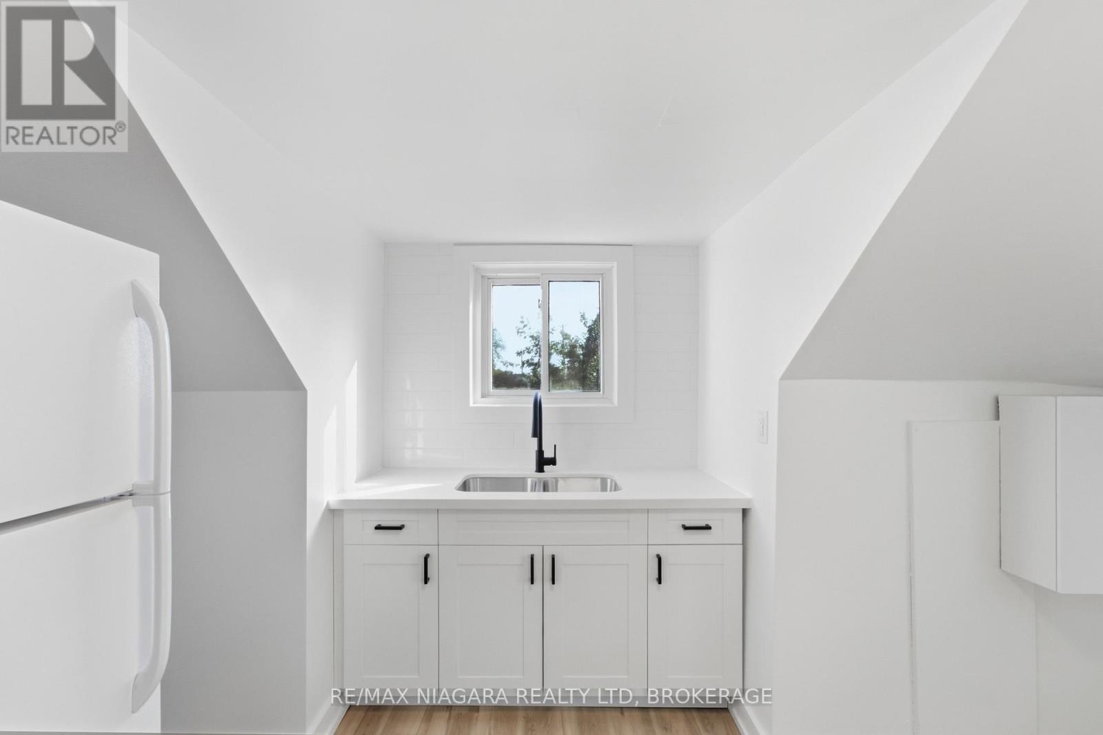 Upper - 34 Haig Street, St. Catharines, Ontario  L2R 6K8 - Photo 18 - X13866120