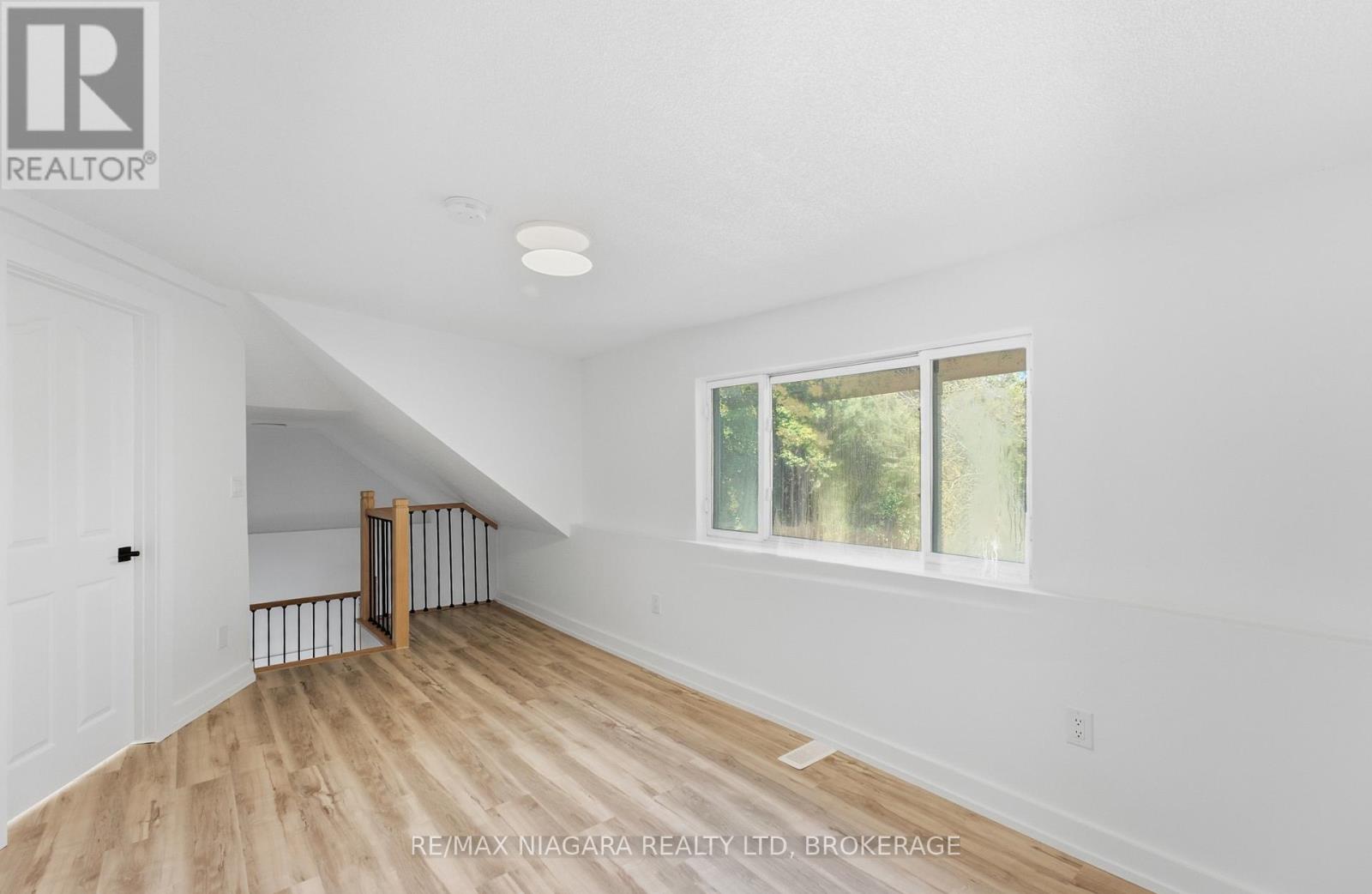 Upper - 34 Haig Street, St. Catharines, Ontario  L2R 6K8 - Photo 6 - X13866120