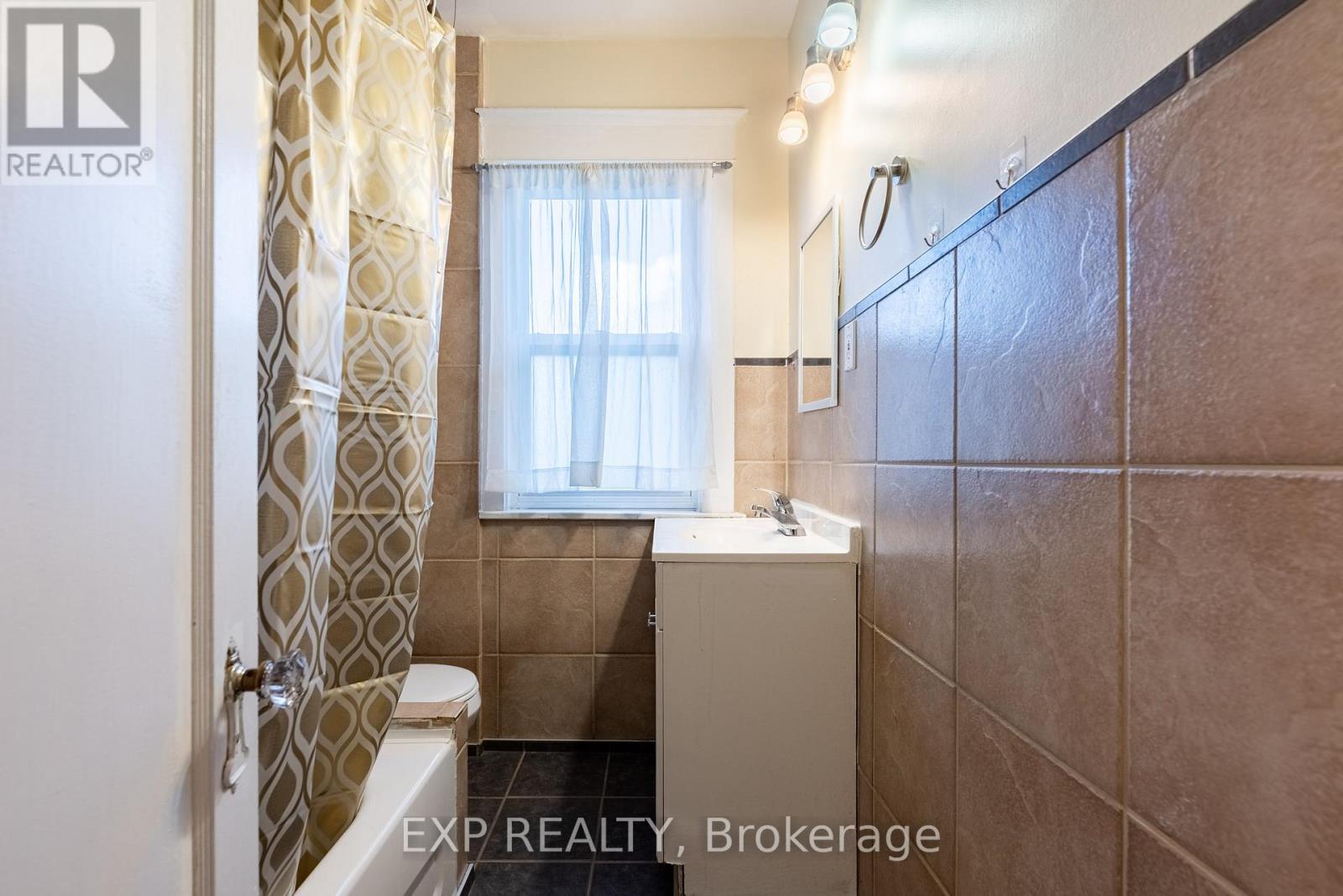 4613 Ryerson Crescent, Niagara Falls, Ontario  L2E 1E4 - Photo 10 - X13867102