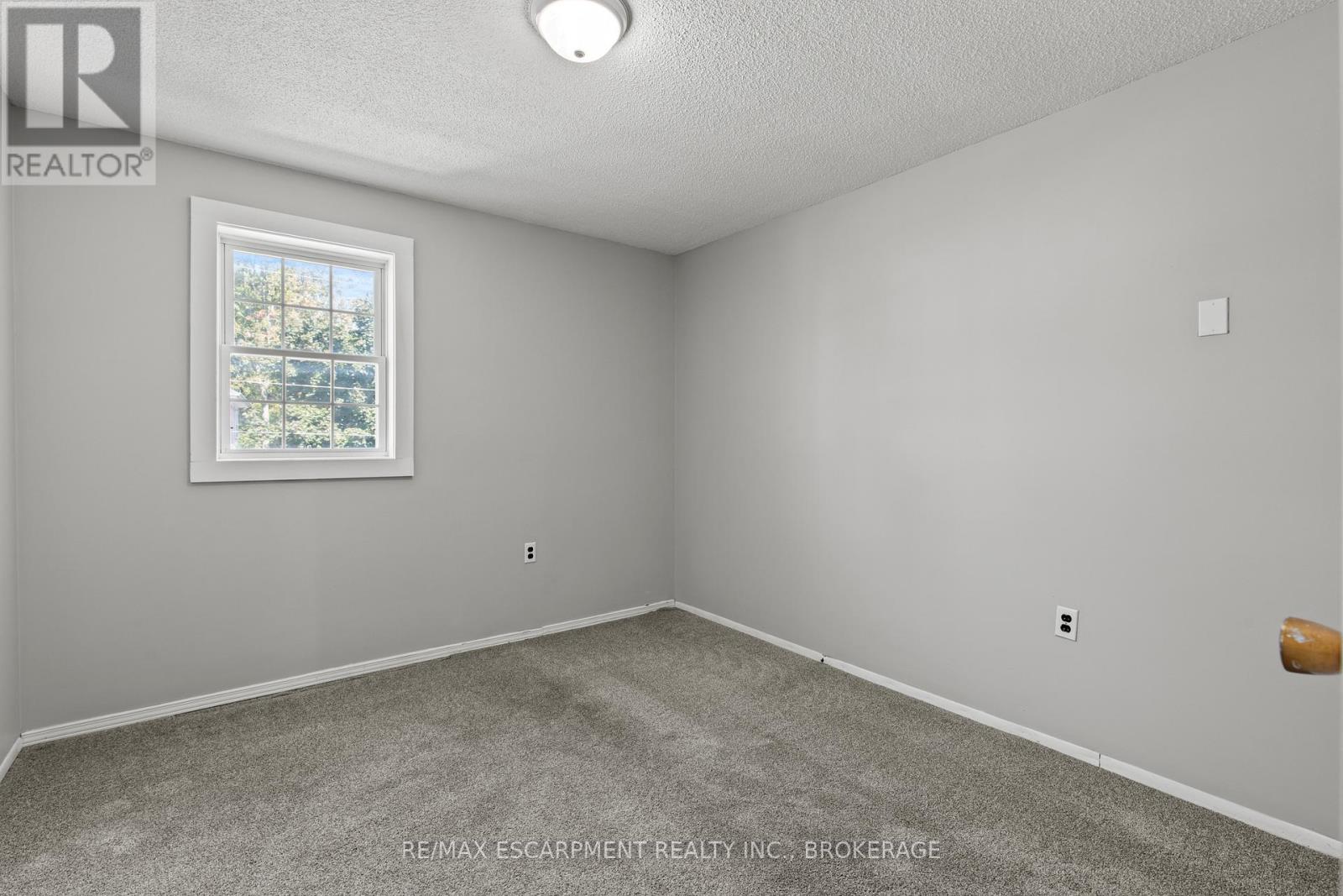 Upper - 15 Mccormick Street, Welland, Ontario  L3C 4L8 - Photo 14 - X13867548