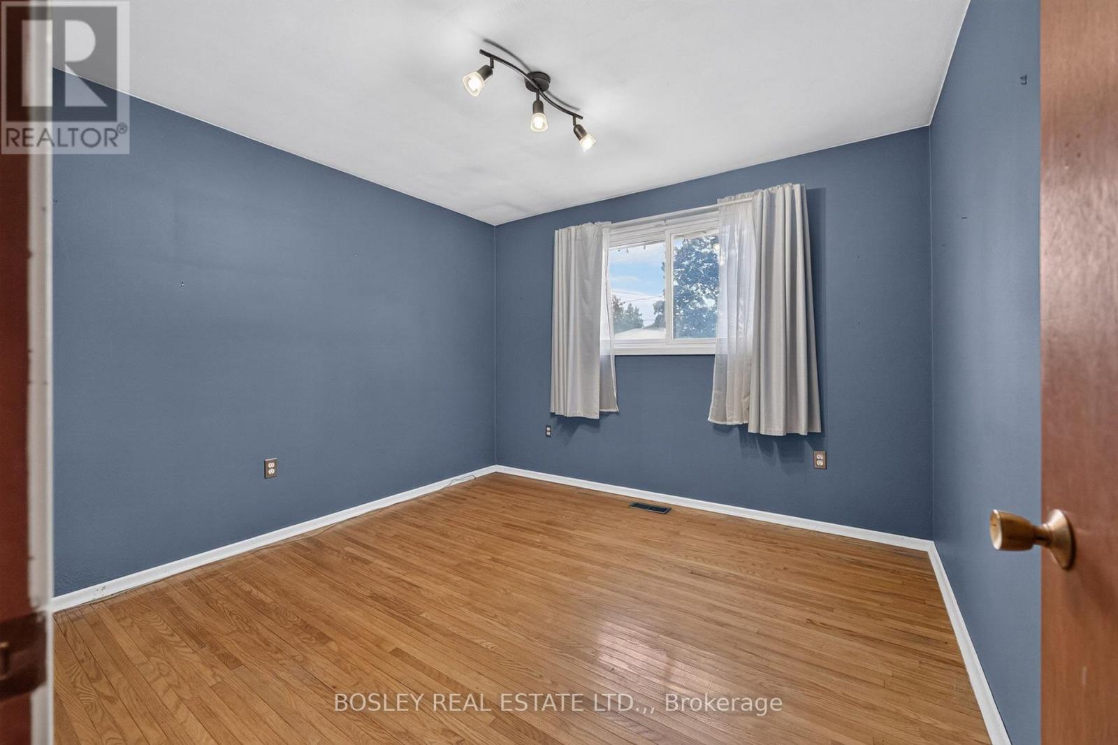 4452 Dorchester Road, Niagara Falls, Ontario  L2E 6N4 - Photo 10 - X13867914