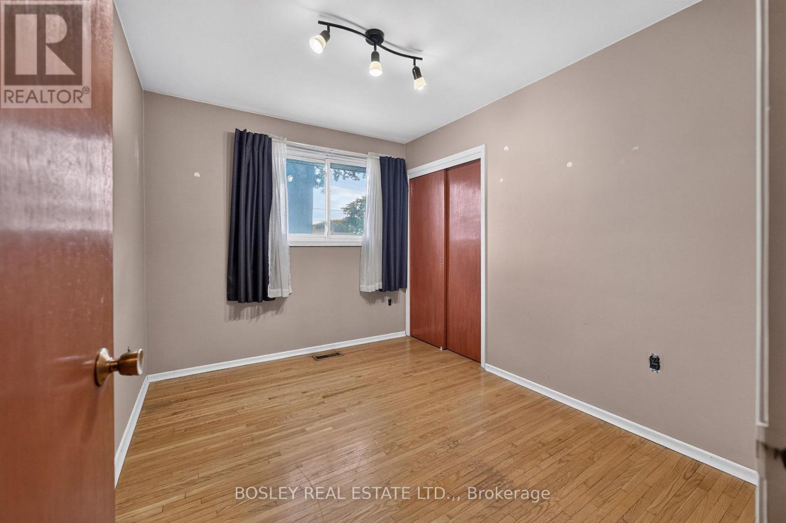 4452 Dorchester Road, Niagara Falls, Ontario  L2E 6N4 - Photo 11 - X13867914