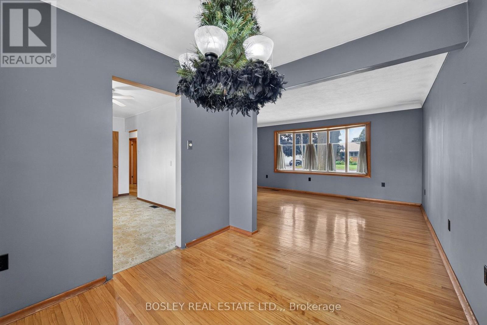 4452 Dorchester Road, Niagara Falls, Ontario  L2E 6N4 - Photo 6 - X13867914