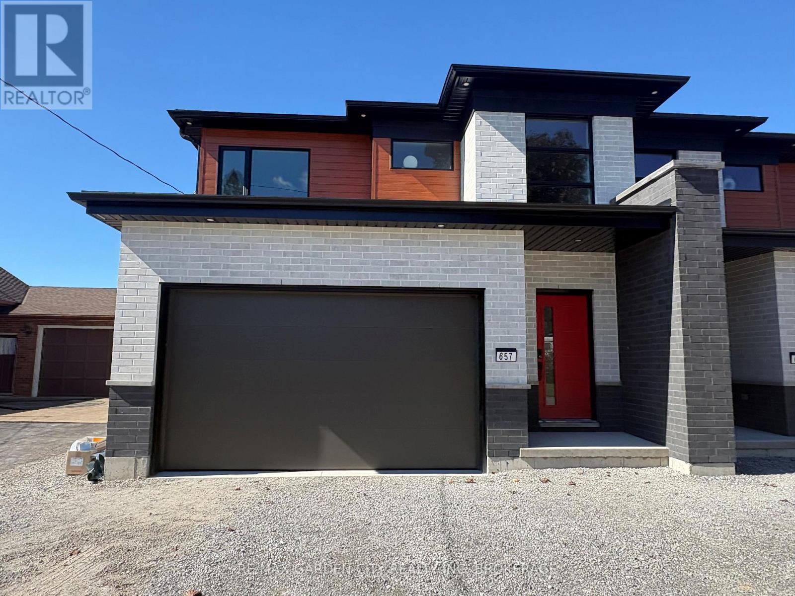 657 CLARE AVENUE, Welland, Ontario