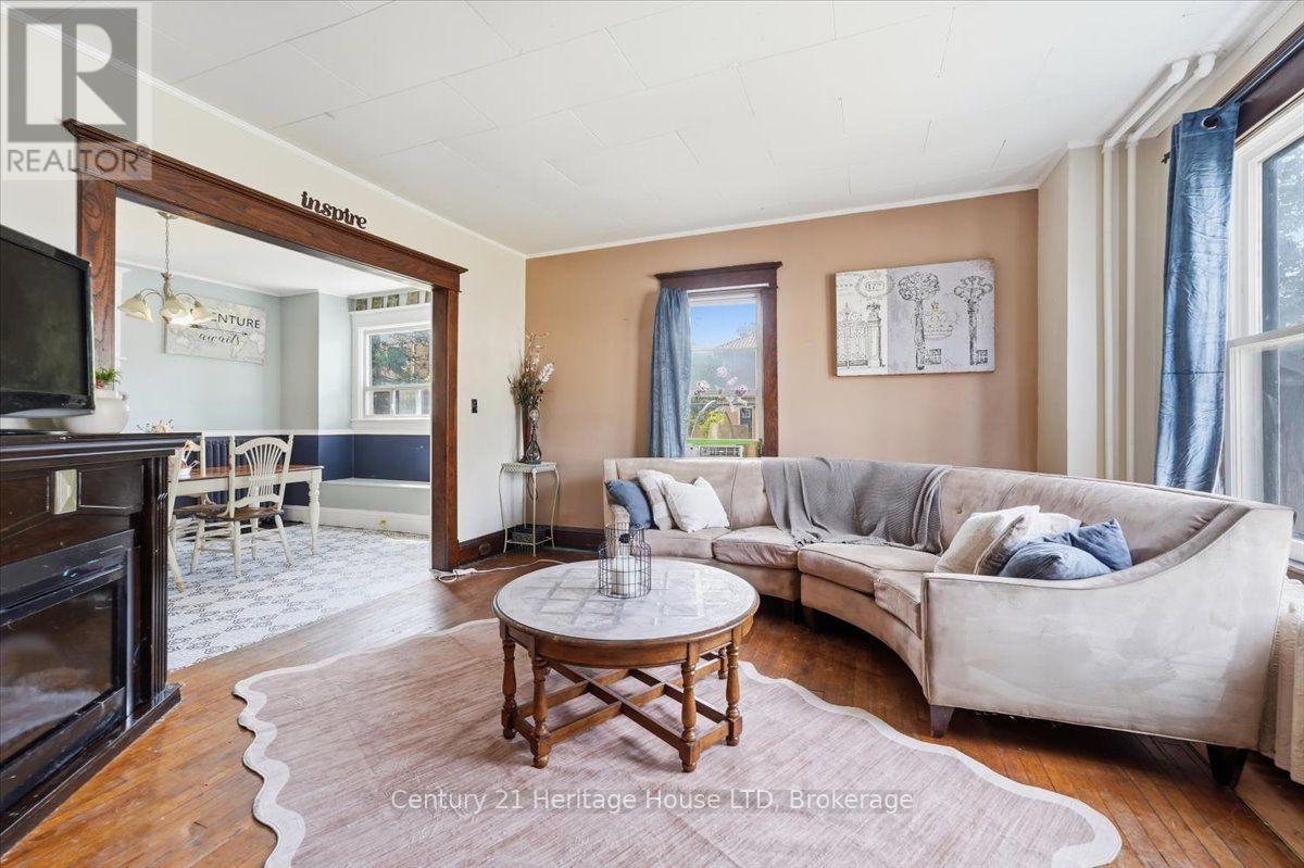 17 Elizabeth Street E, Welland, Ontario  L3C 4M2 - Photo 8 - X13868576