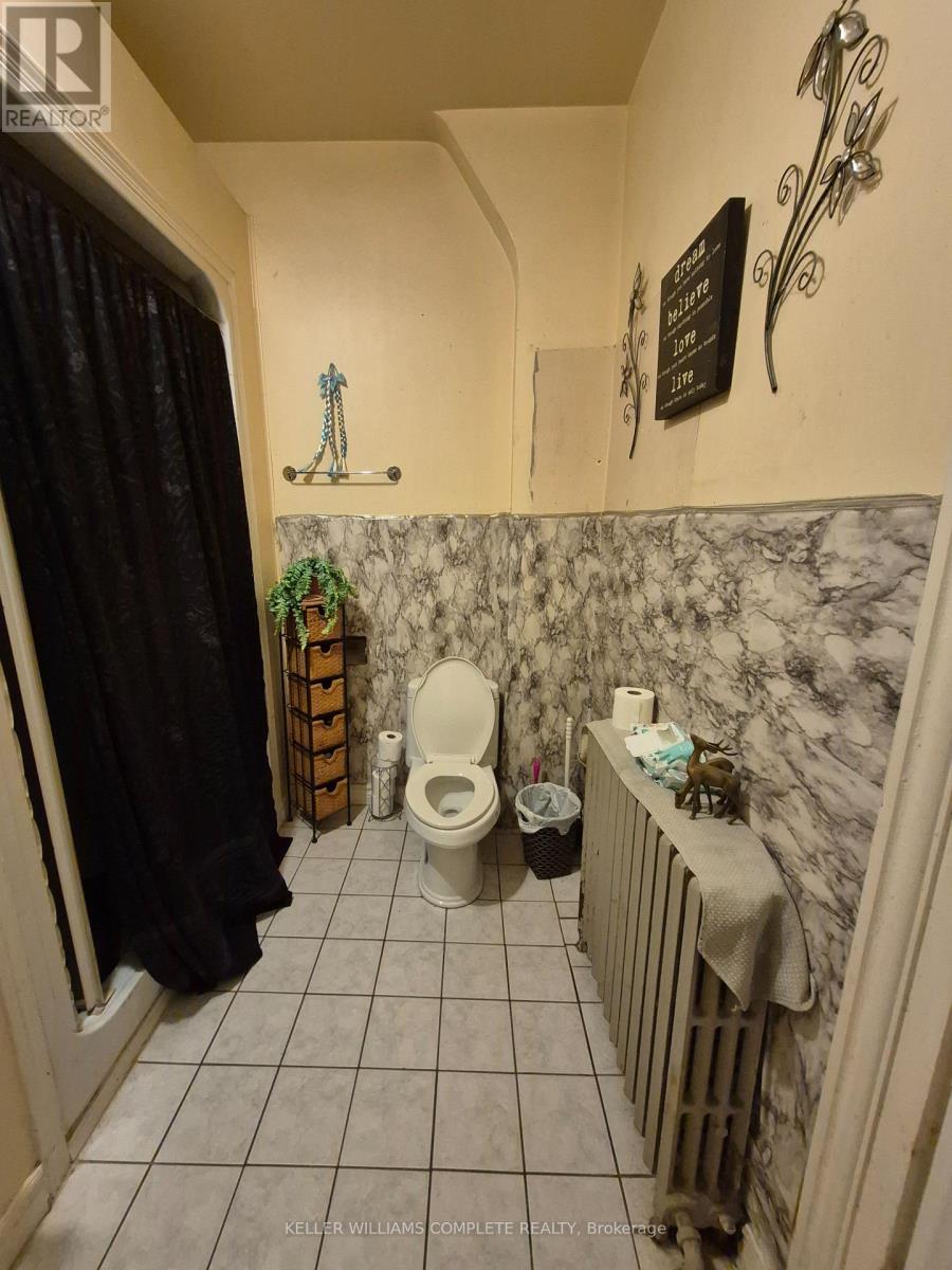20 Carleton Street N, Thorold, Ontario  L2V 2A4 - Photo 13 - X13869162